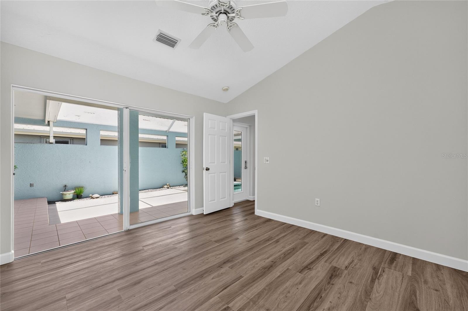 1251 Harbor Town Way Property Photo 27