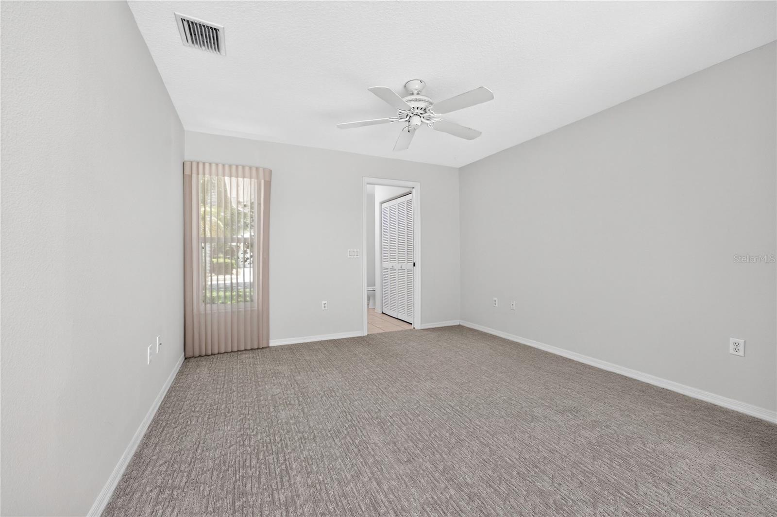 1251 Harbor Town Way Property Photo 33