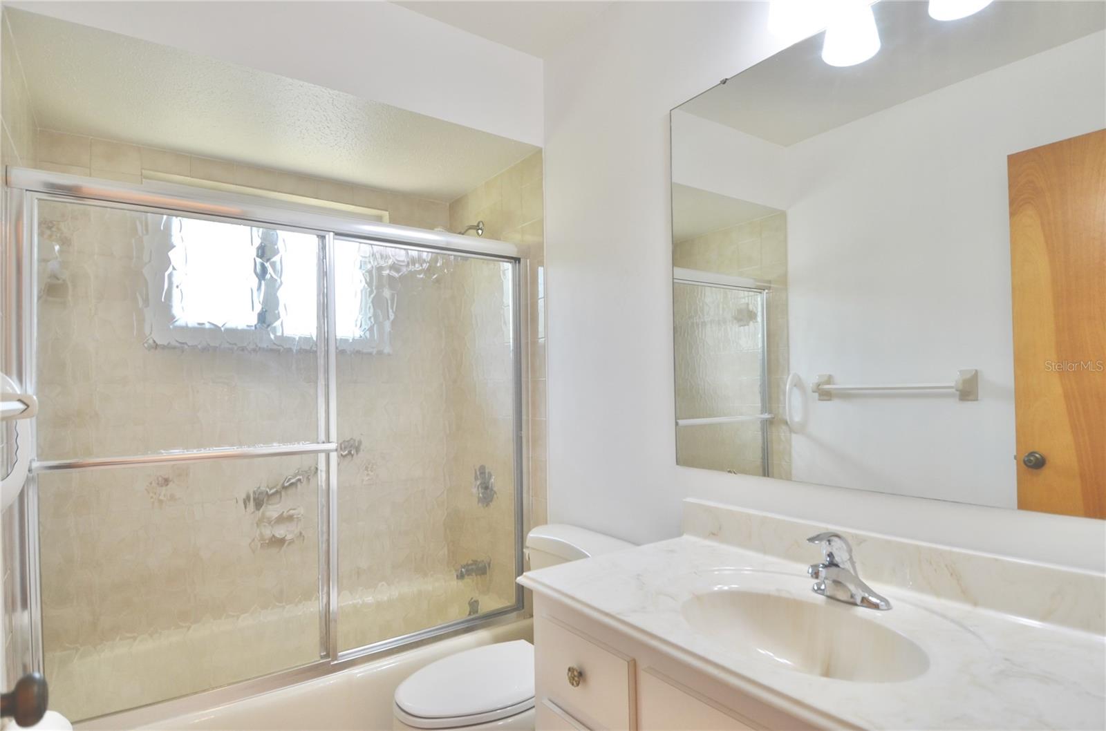 1379 Everest Rd Property Photo 8