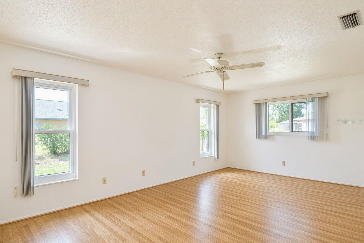 1379 Everest Rd Property Photo 20