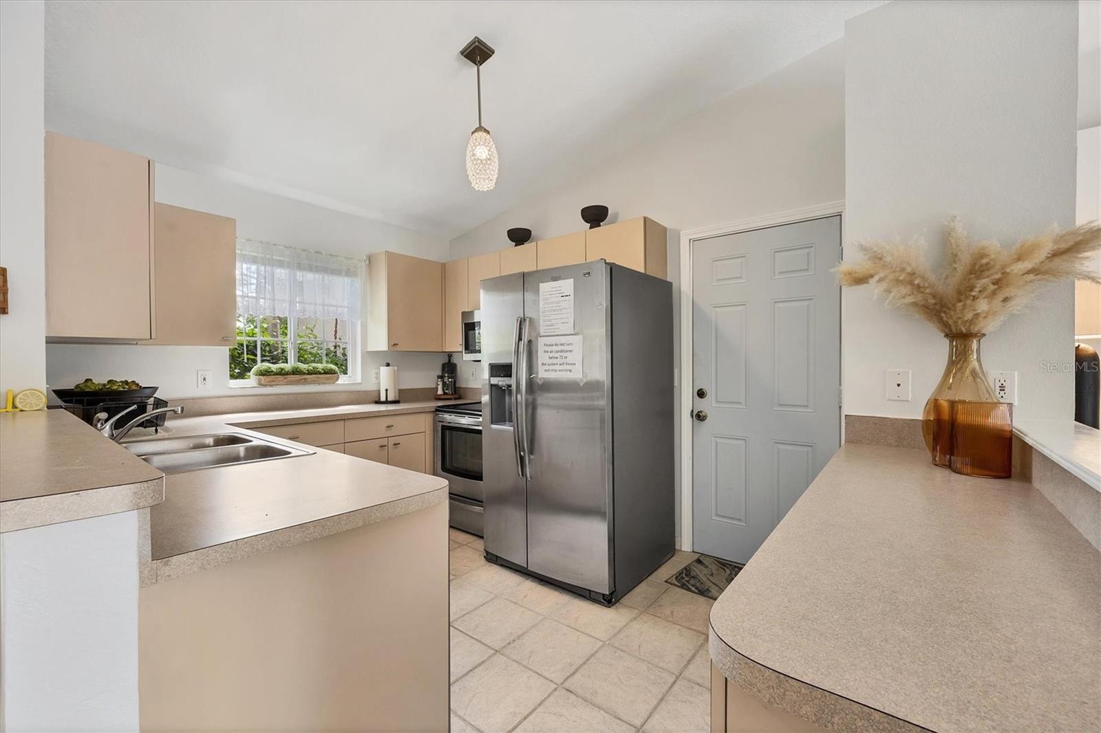 2445 Apache St Property Photo 17
