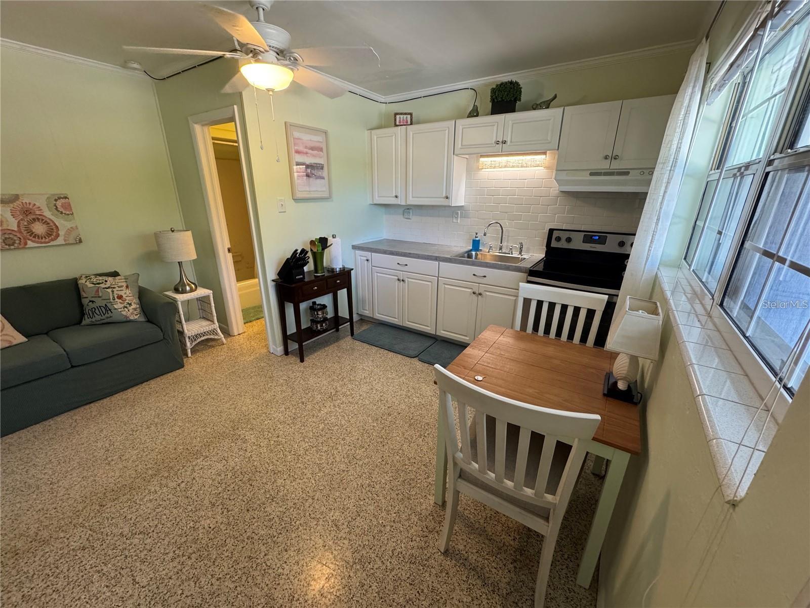 104 Base Ave W #c Property Photo 3