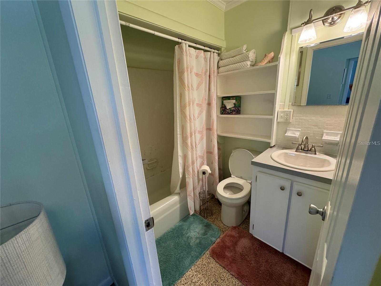 104 Base Ave W #c Property Photo 6
