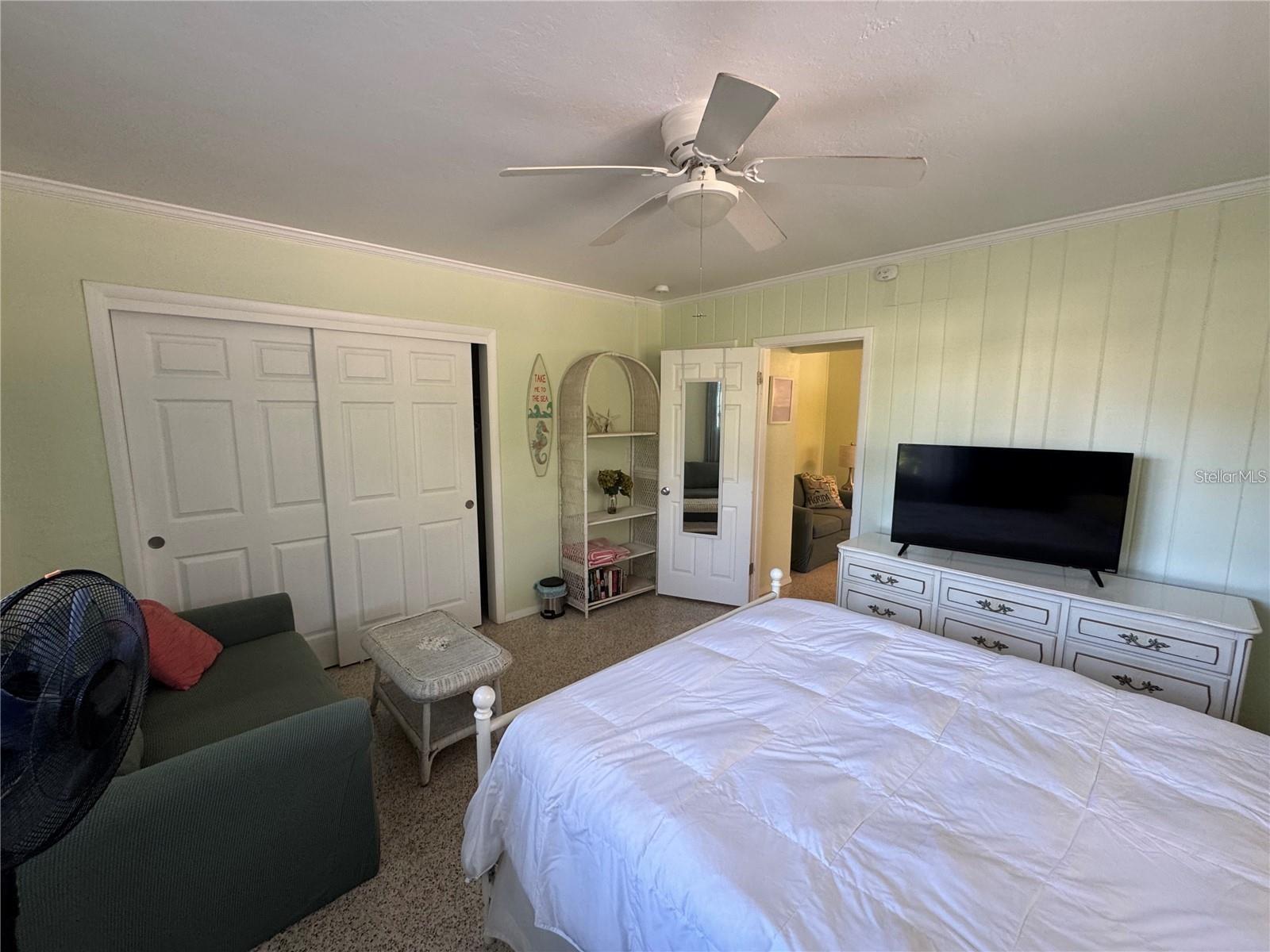104 Base Ave W #c Property Photo 8