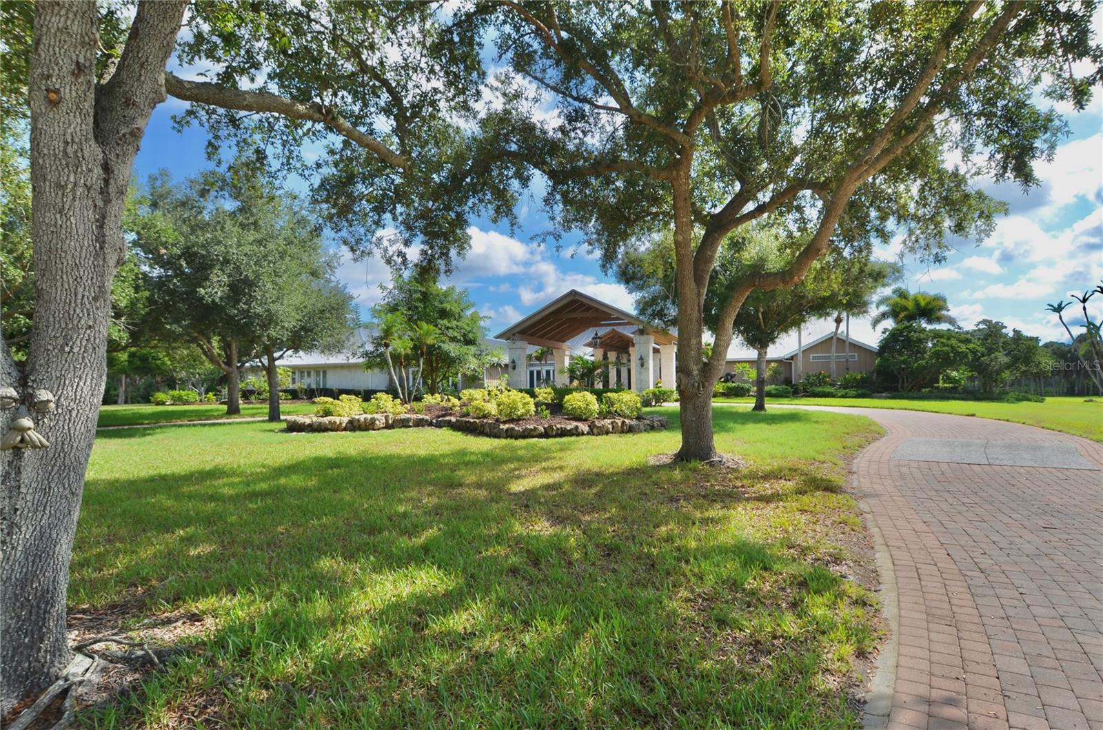 630 N River Rd Property Photo 65