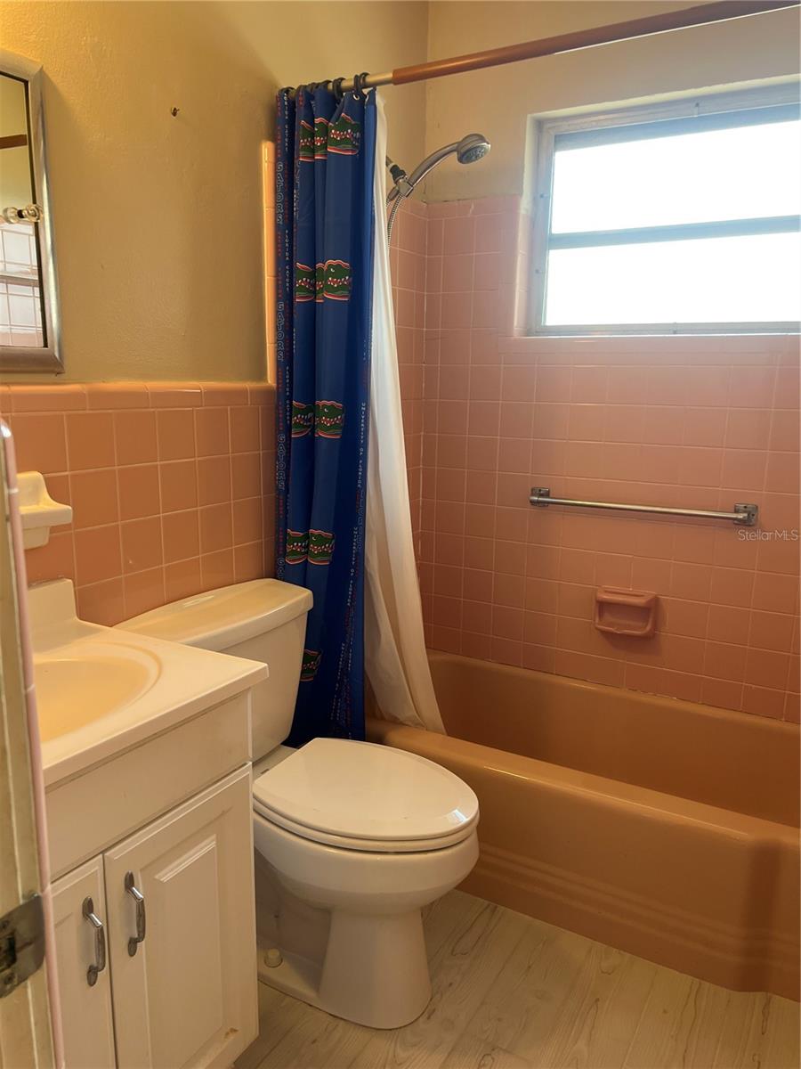 321 Alba St E Property Photo 10