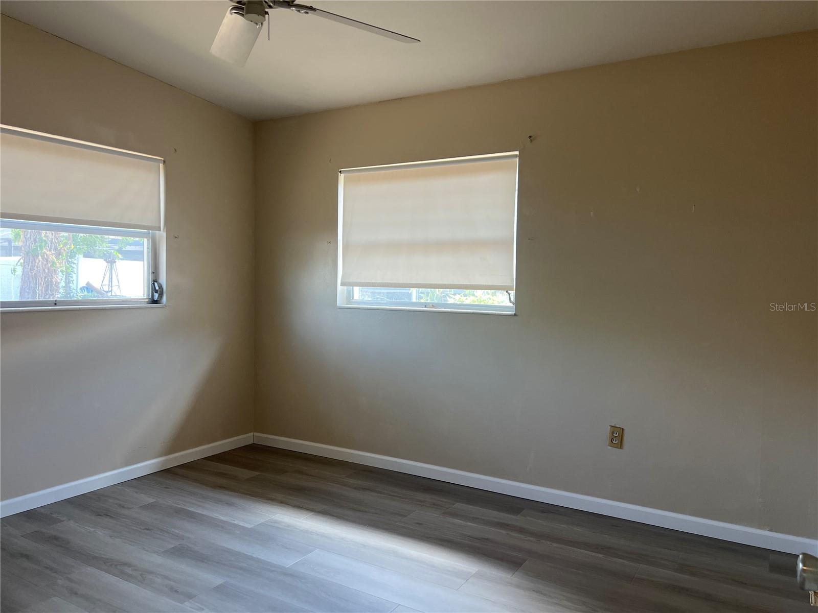321 Alba St E Property Photo 12