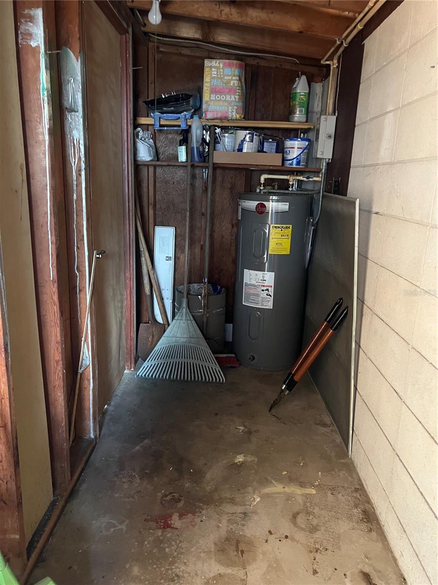 321 Alba St E Property Photo 22
