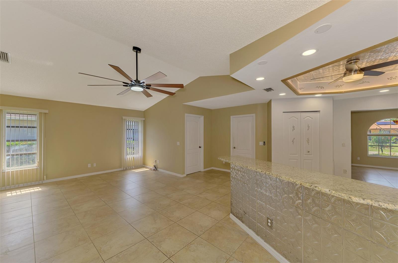 3706 Slayton Ave Property Photo 13