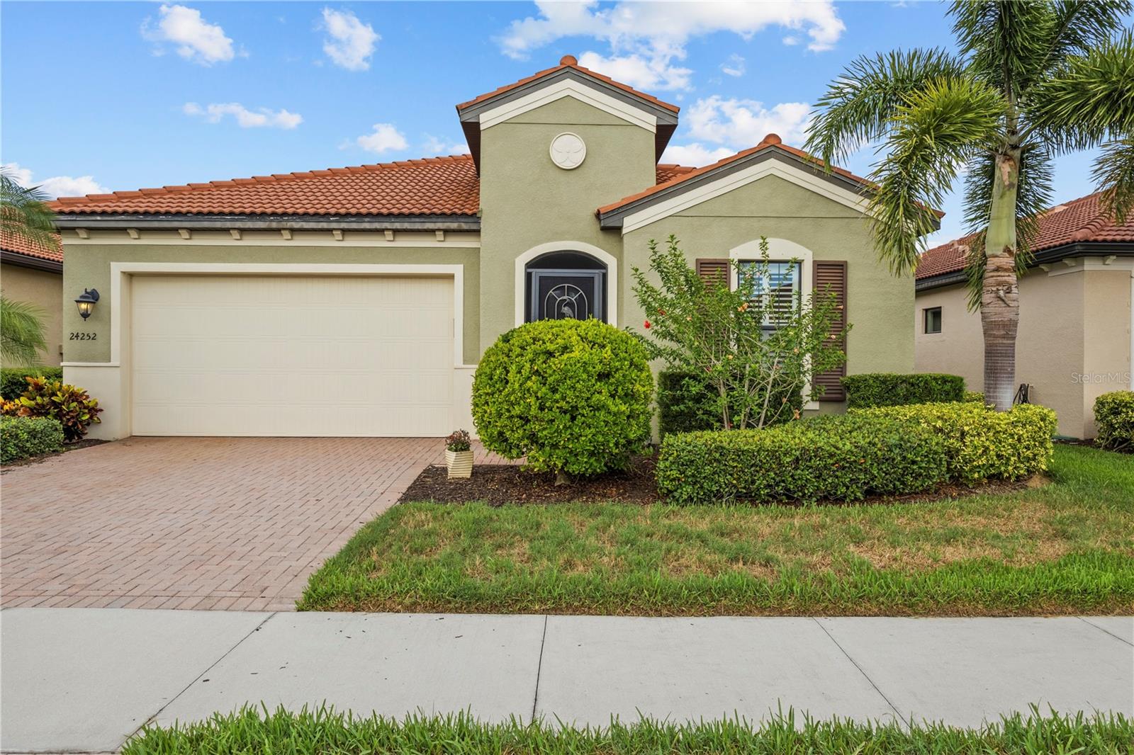 24252 Gallberry Dr Property Photo 3