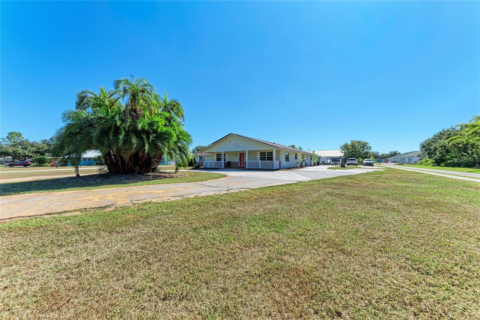 1499 17th St W Property Photo 5