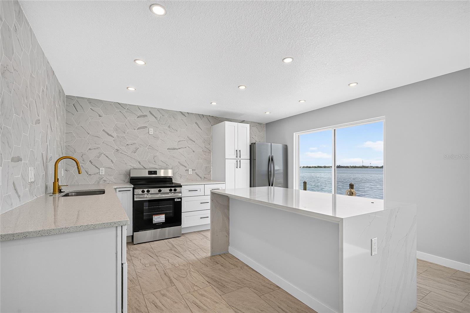 5055 N Beach Rd #101 Property Photo 14
