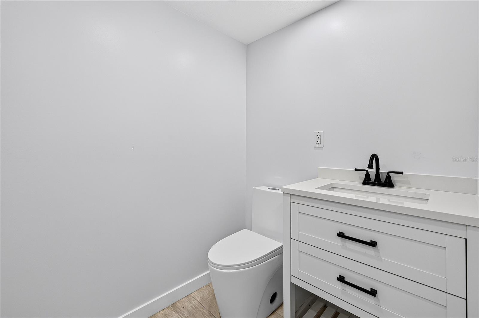5055 N Beach Rd #101 Property Photo 31
