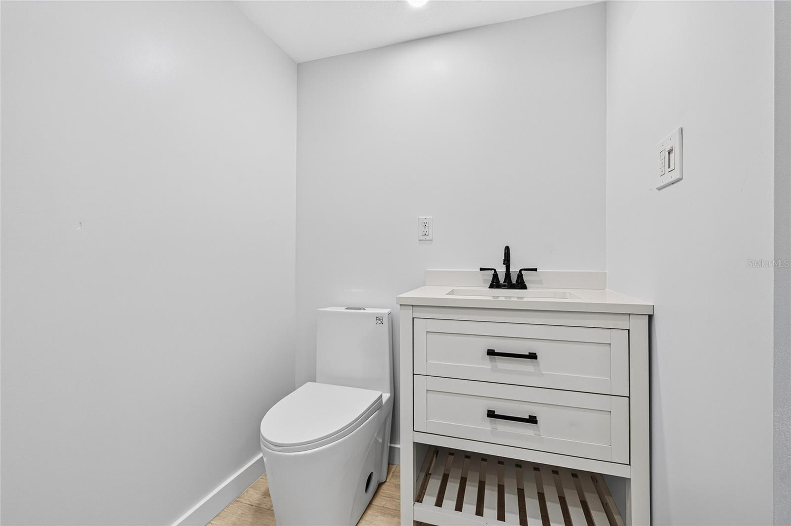 5055 N Beach Rd #101 Property Photo 35