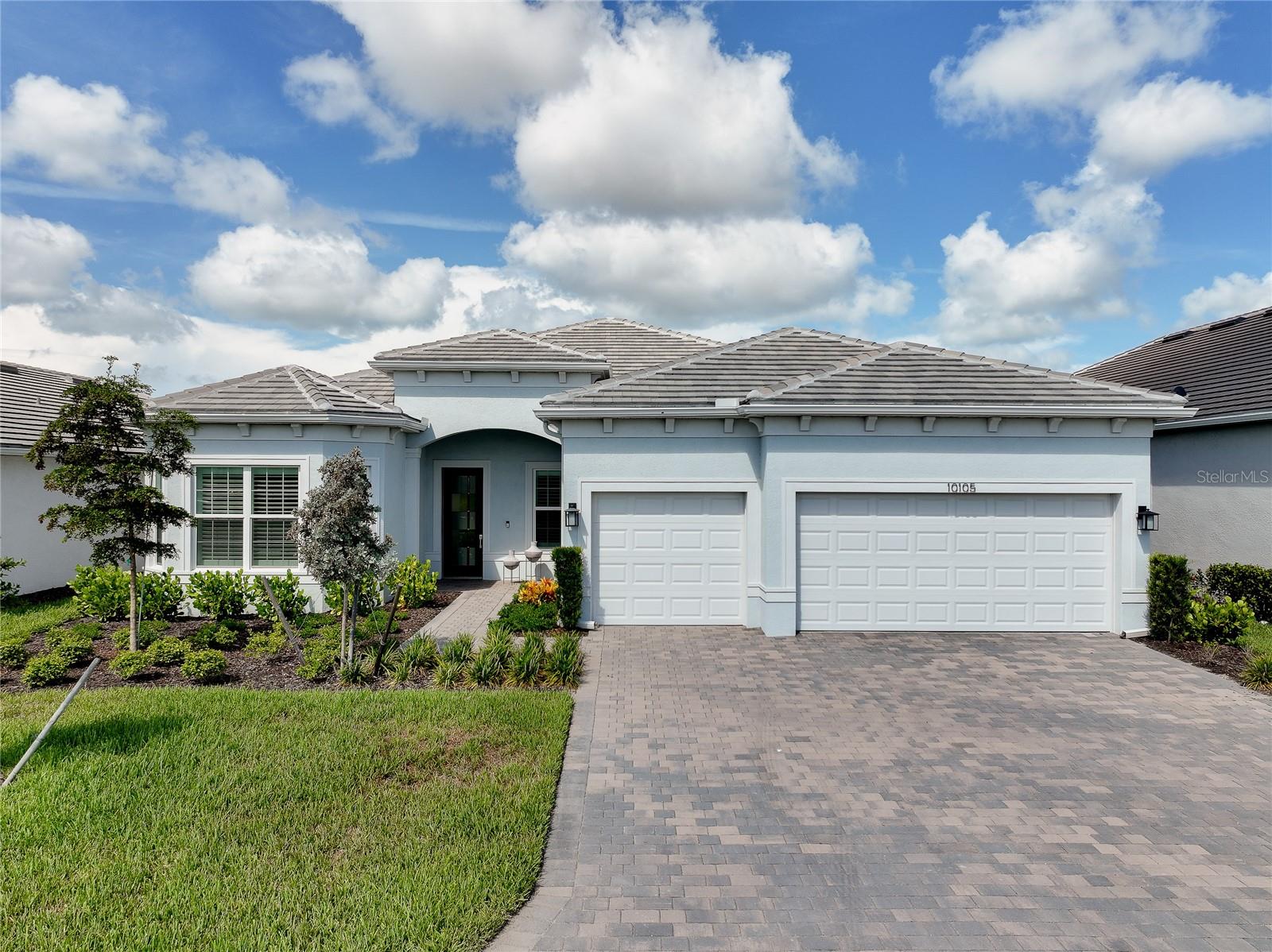 10105 BEACHWALK DR Property Photo 1