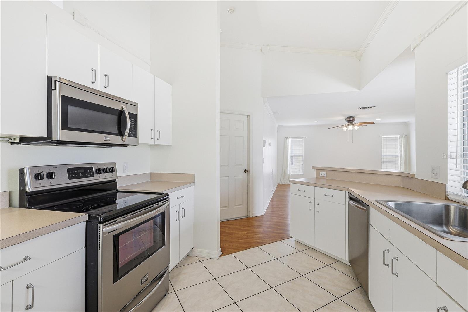 4042 Duluth Ter Property Photo 7