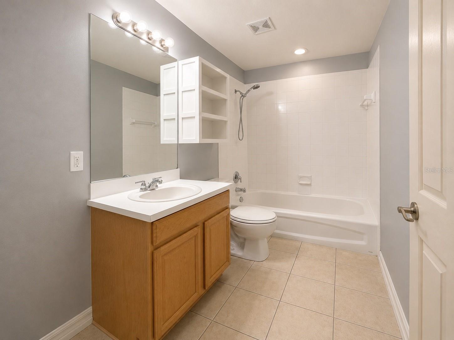 215 Cape Harbour Loop #103 Property Photo 9