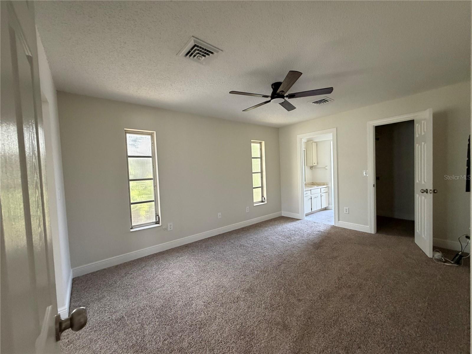 635 Harvey St Property Photo 11