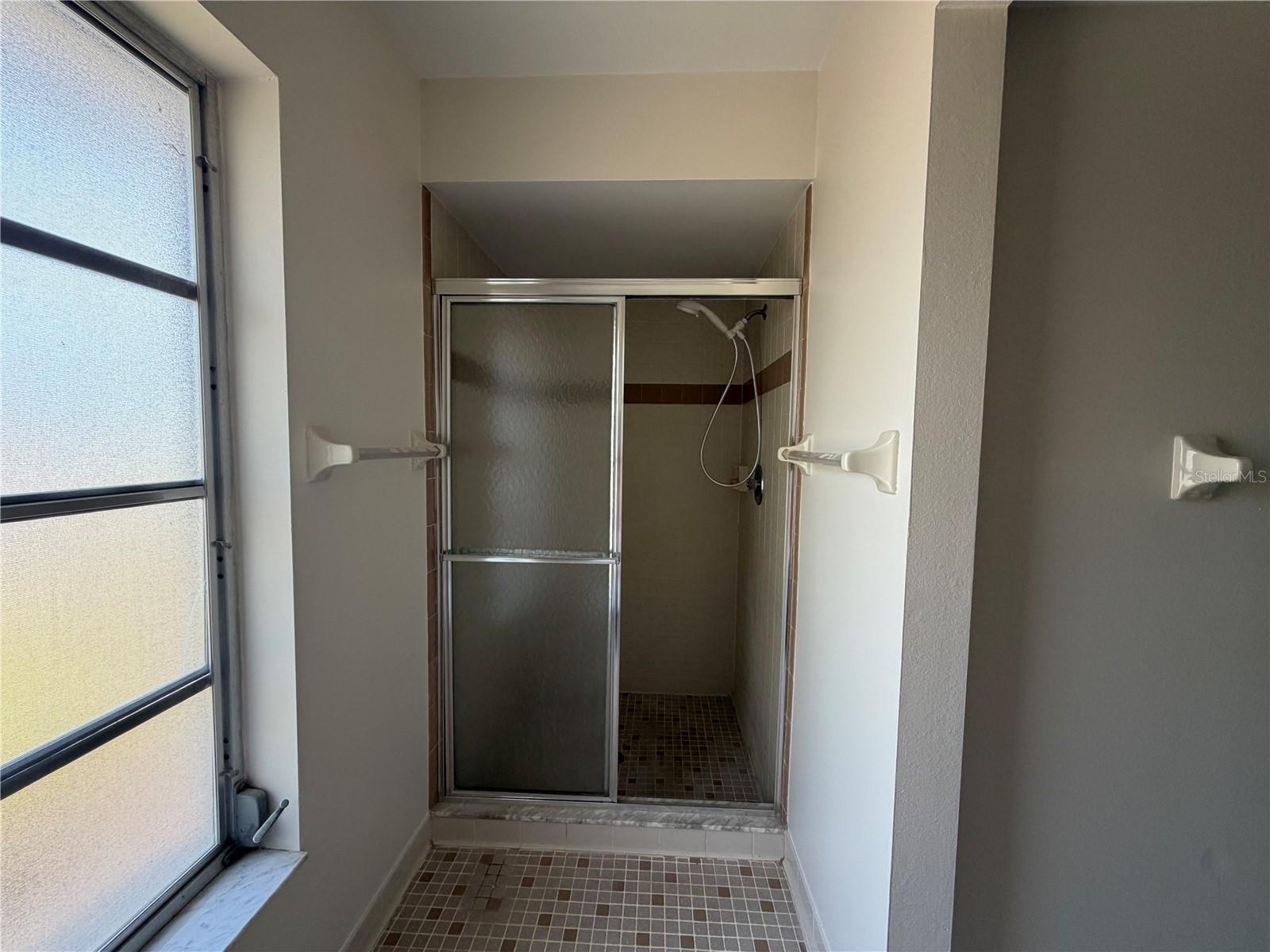 635 Harvey St Property Photo 13