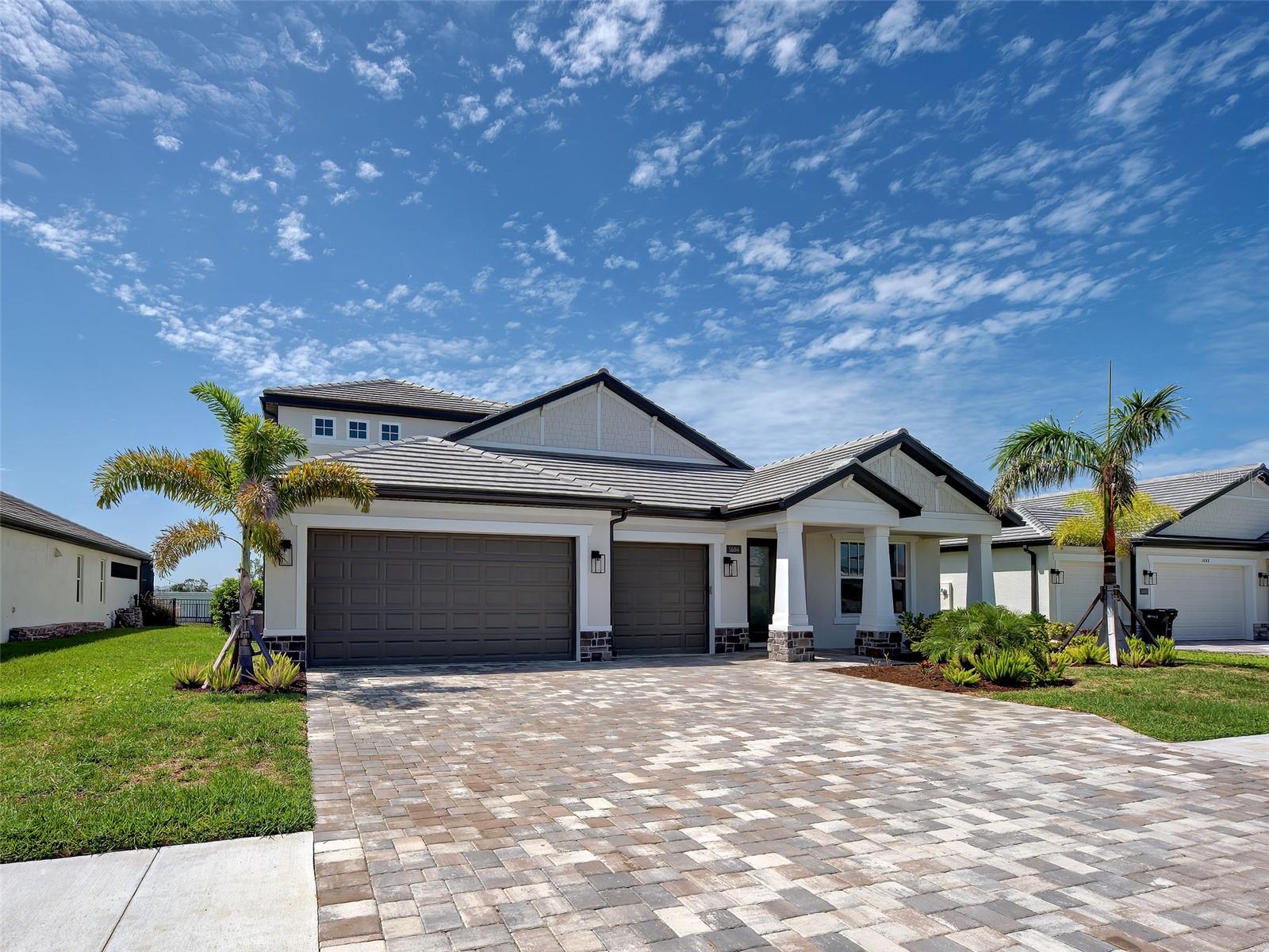 1684 Lugano Cir Property Photo 3