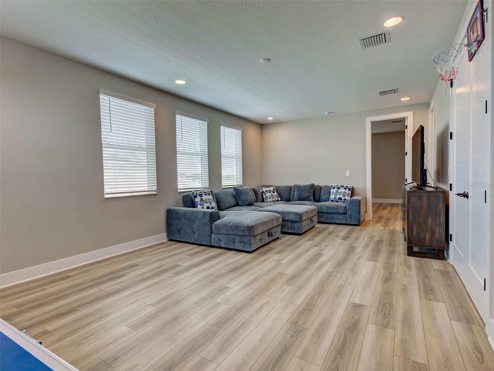 1684 Lugano Cir Property Photo 37