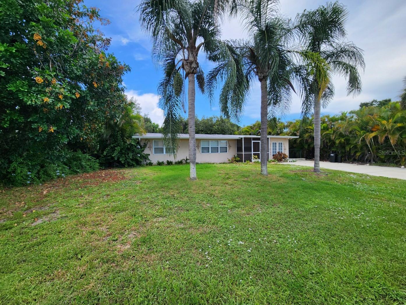 385 PELICAN RD Property Photo 1
