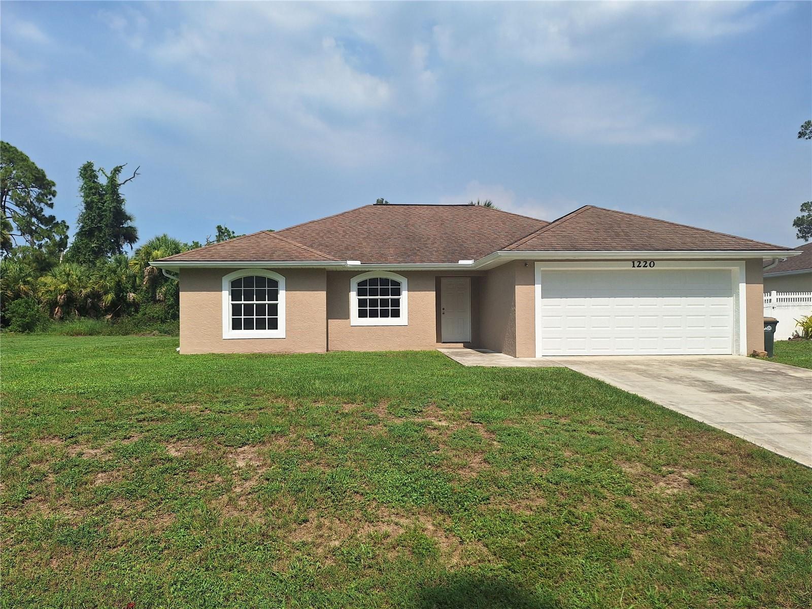1220 Waycross St Property Photo 2