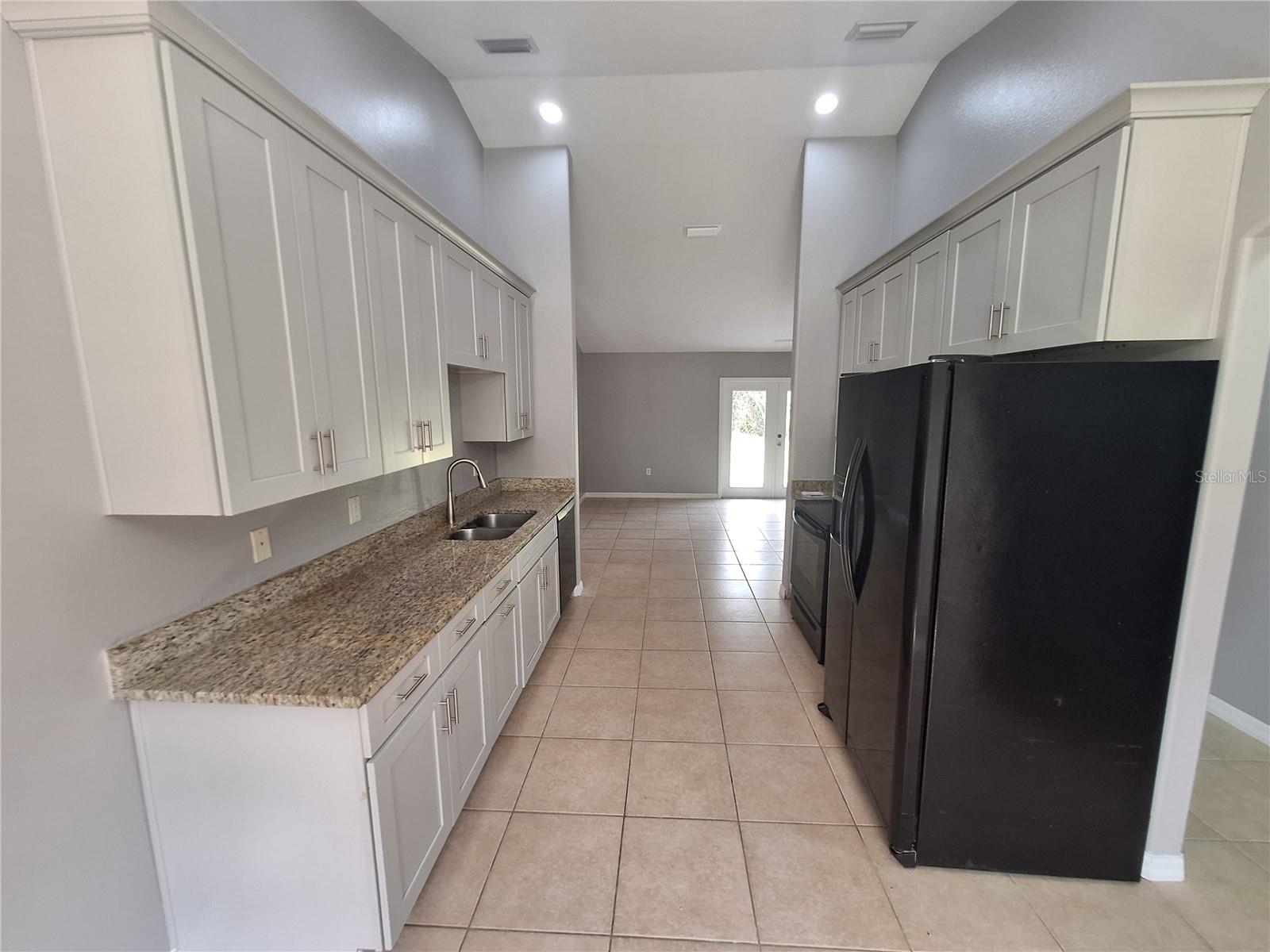 1220 Waycross St Property Photo 5