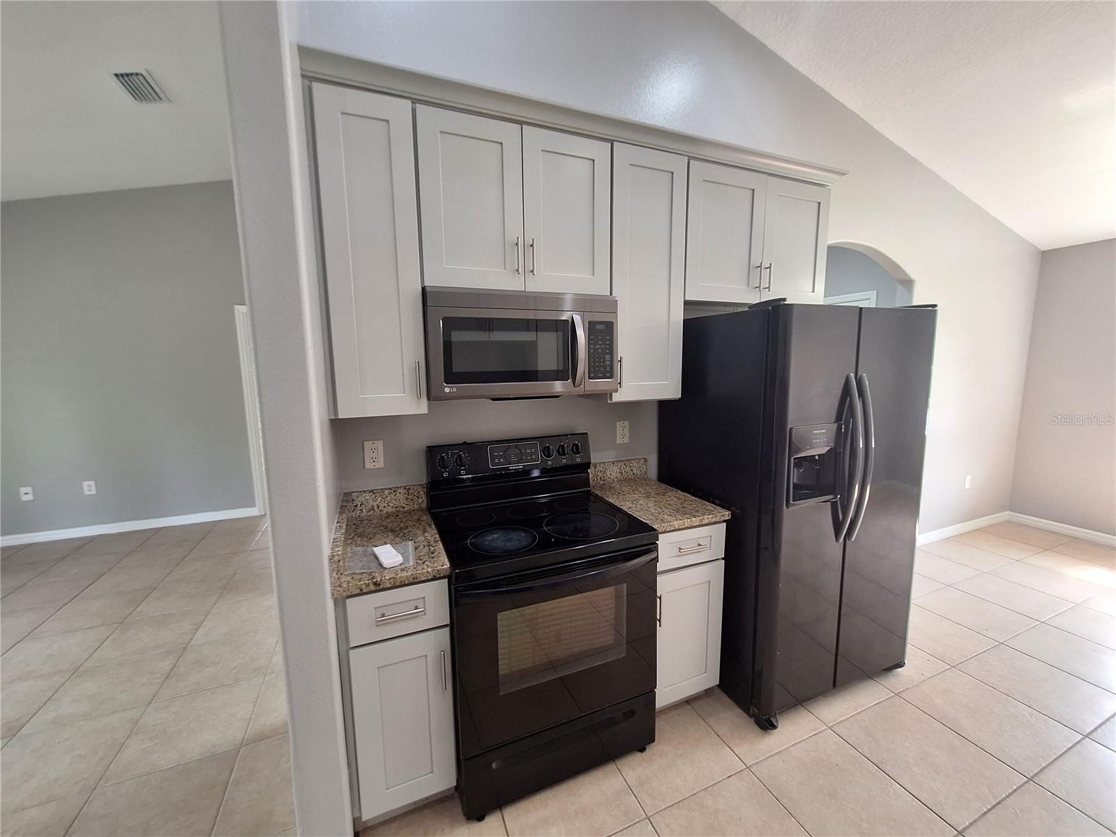 1220 Waycross St Property Photo 6
