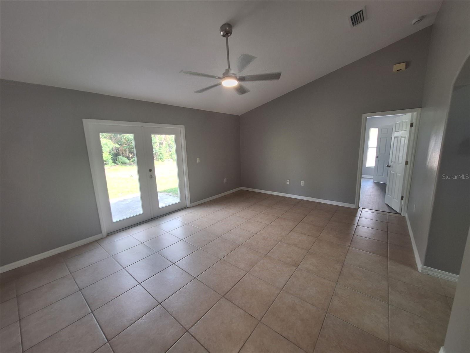 1220 Waycross St Property Photo 8