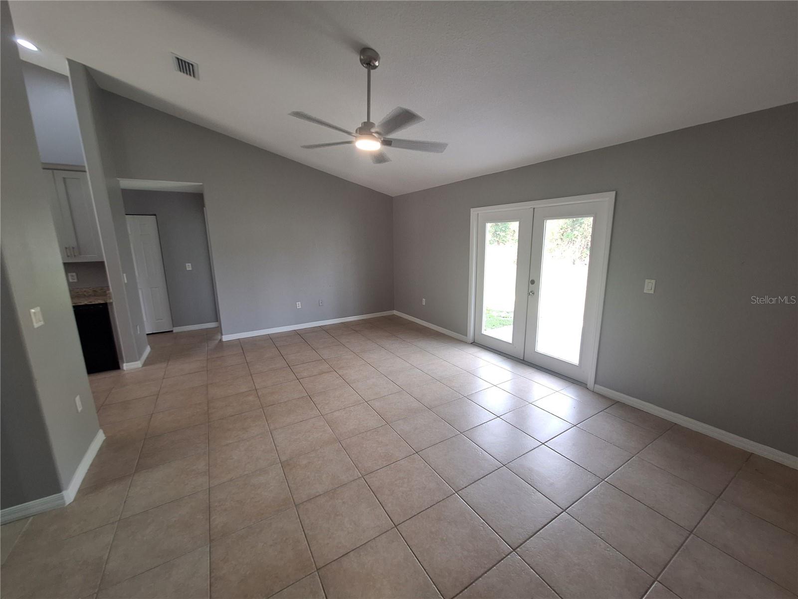1220 Waycross St Property Photo 9