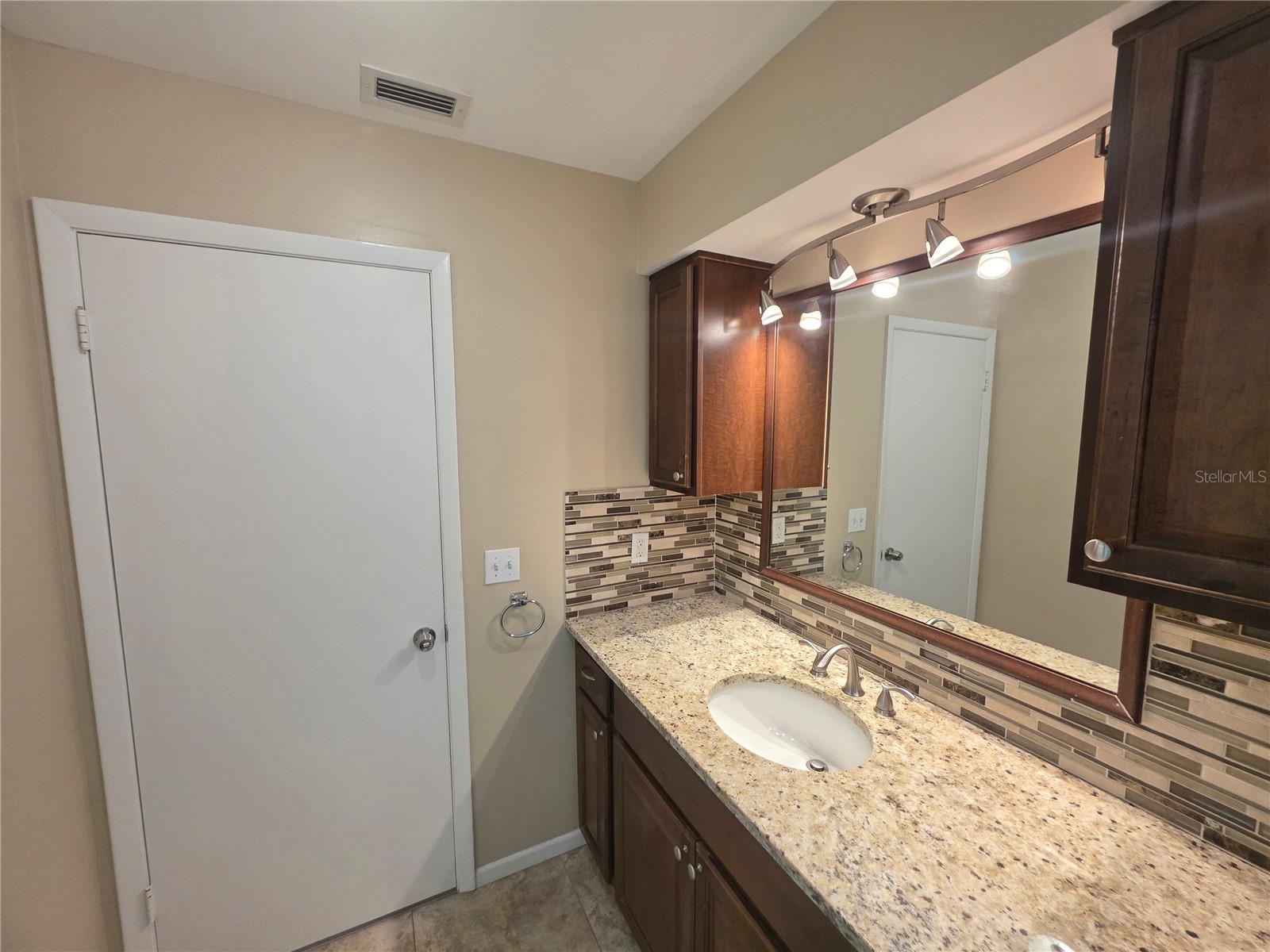352 Pine Tree Rd Property Photo 16