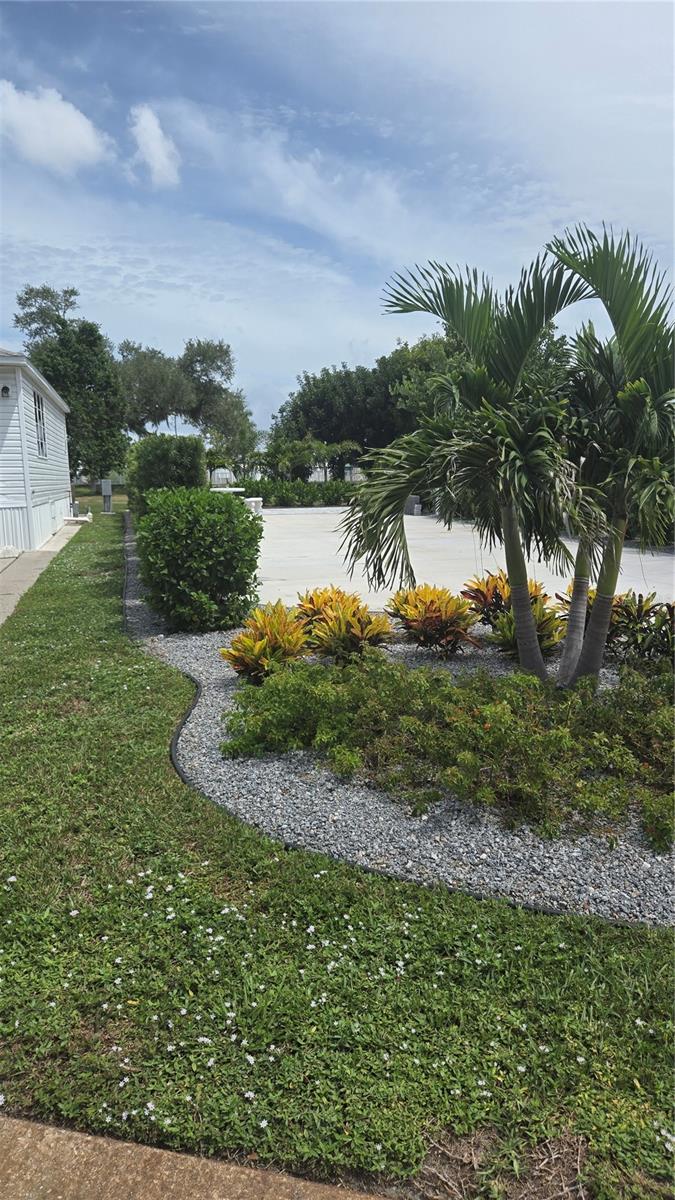 237 Bainbridge Dr Property Photo 1
