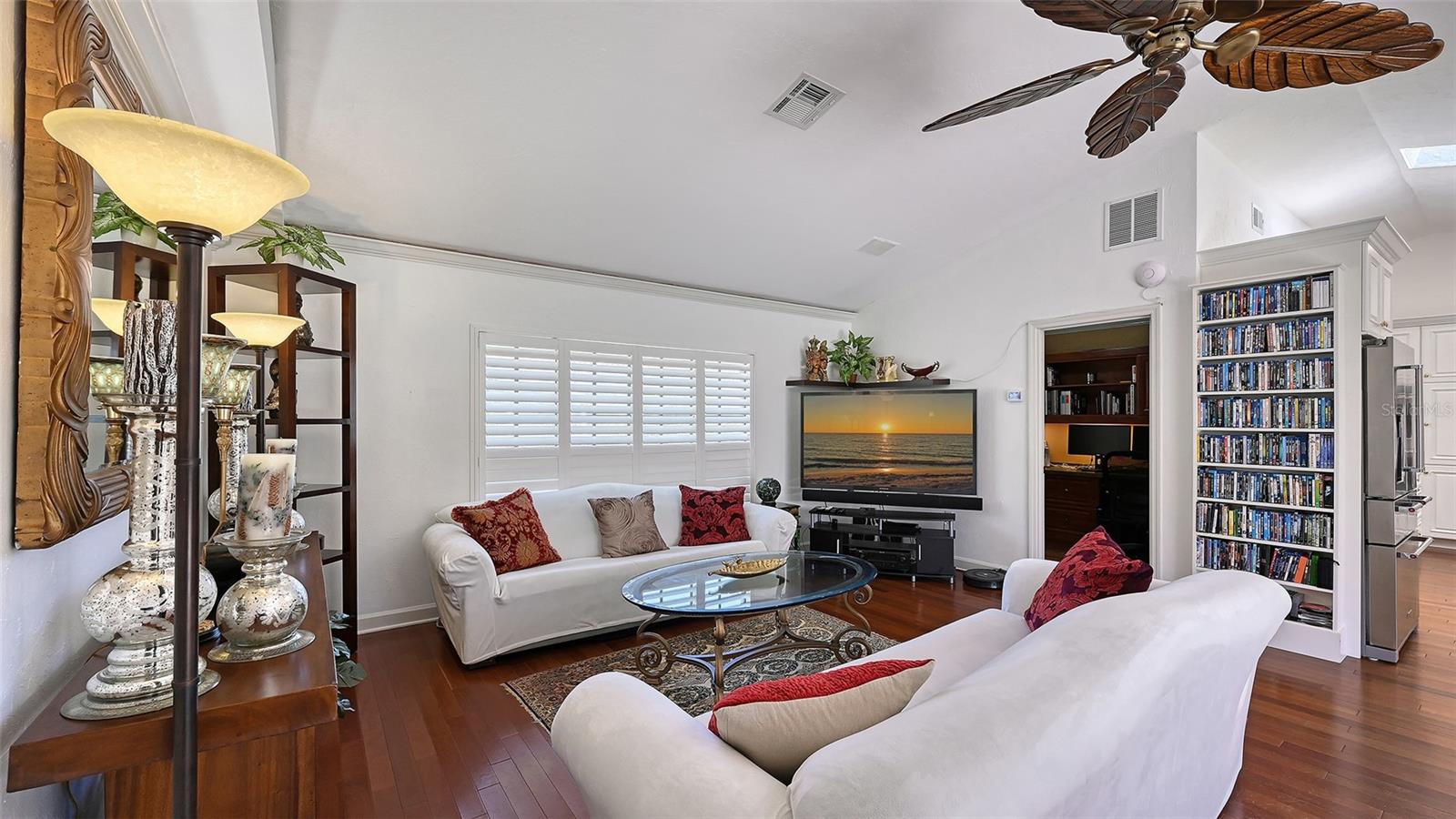 1109 Delacroix Cir Property Photo 25