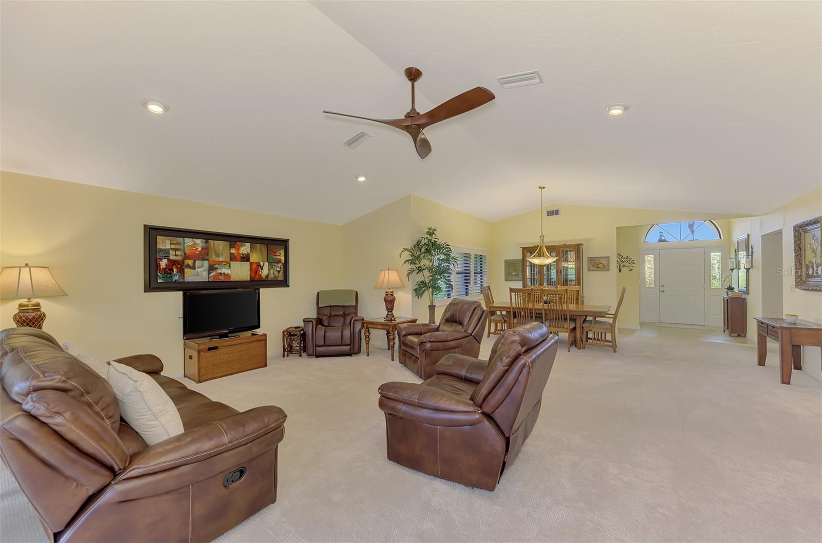 1934 Cove Pointe Dr Property Photo 18