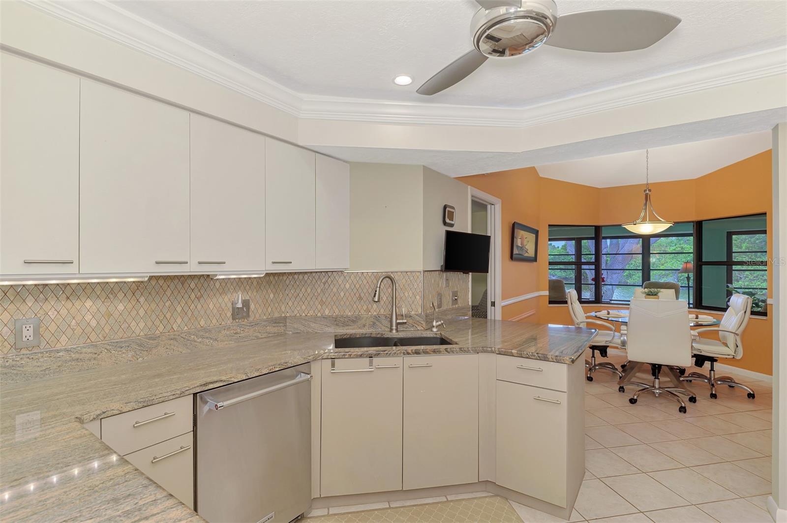 1934 Cove Pointe Dr Property Photo 21