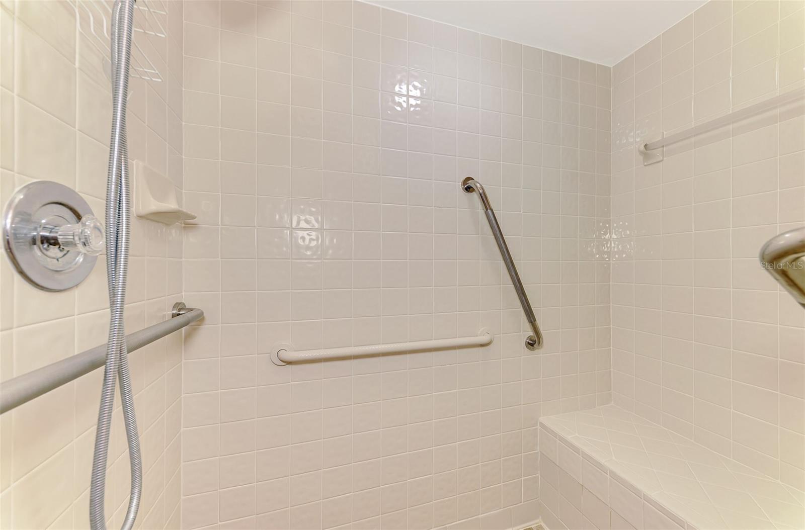 1934 Cove Pointe Dr Property Photo 38
