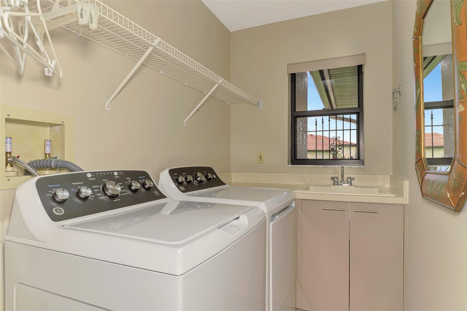 1934 Cove Pointe Dr Property Photo 42