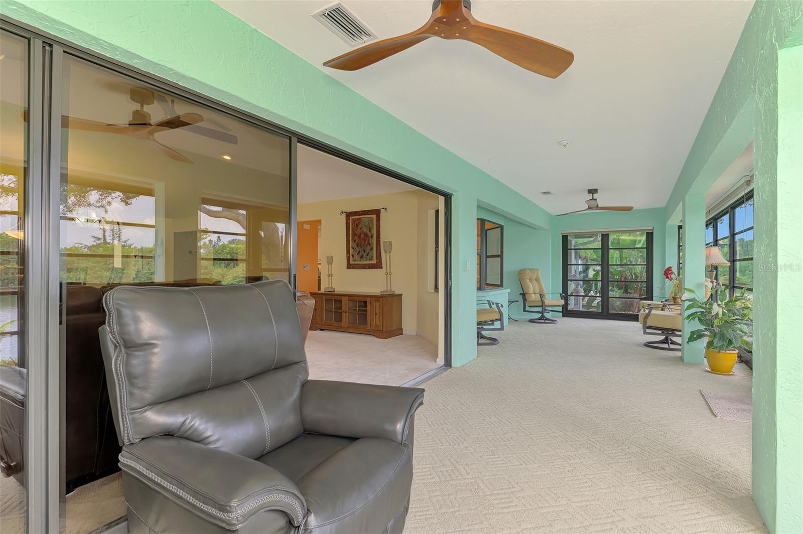 1934 Cove Pointe Dr Property Photo 47