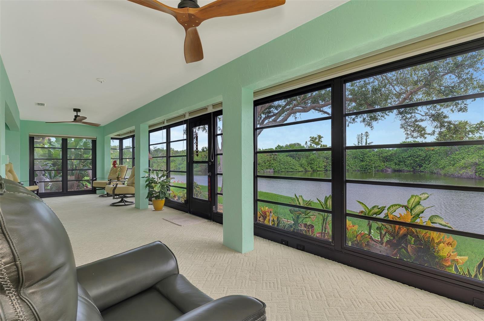 1934 Cove Pointe Dr Property Photo 48