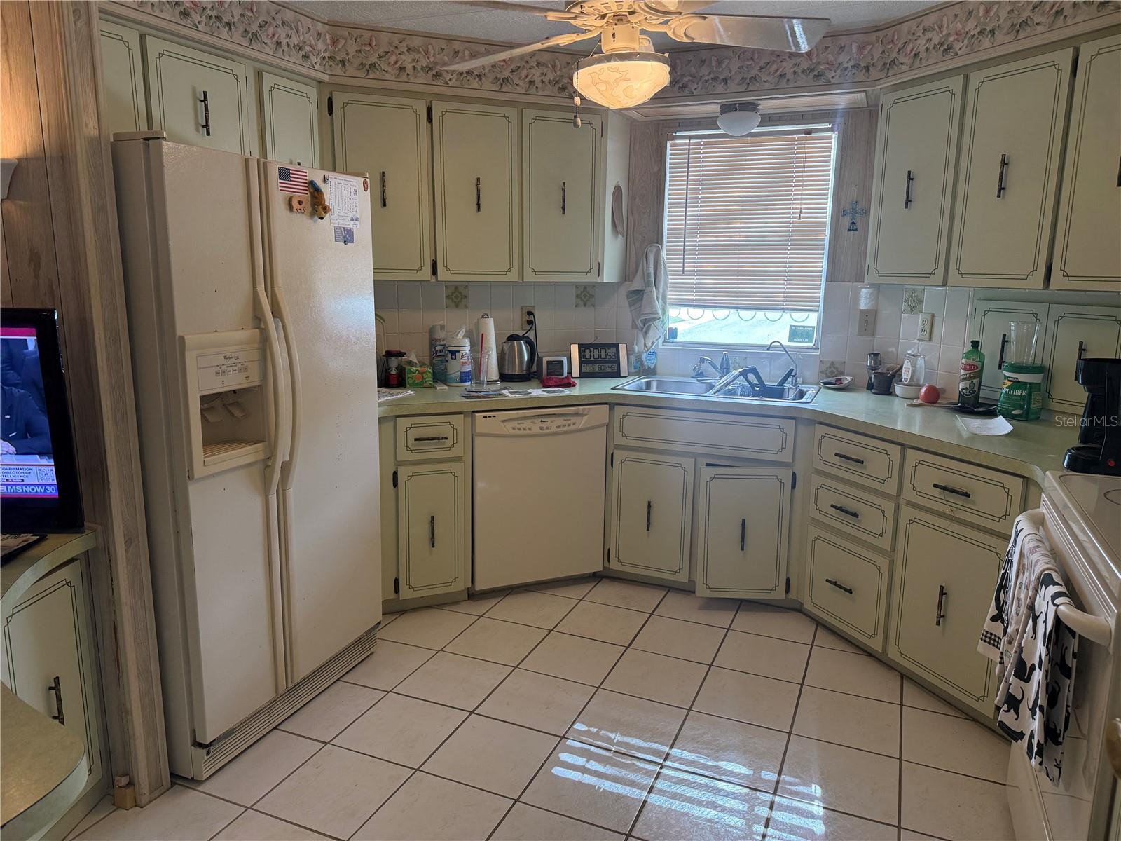 5640 Forsythia Rd Property Photo 2