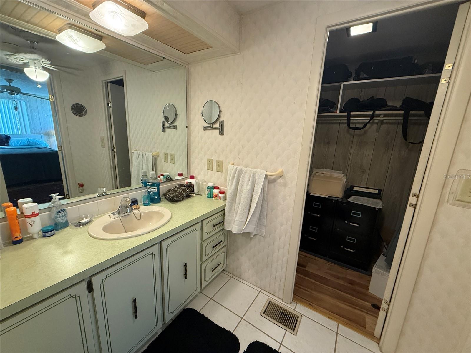 5640 Forsythia Rd Property Photo 11