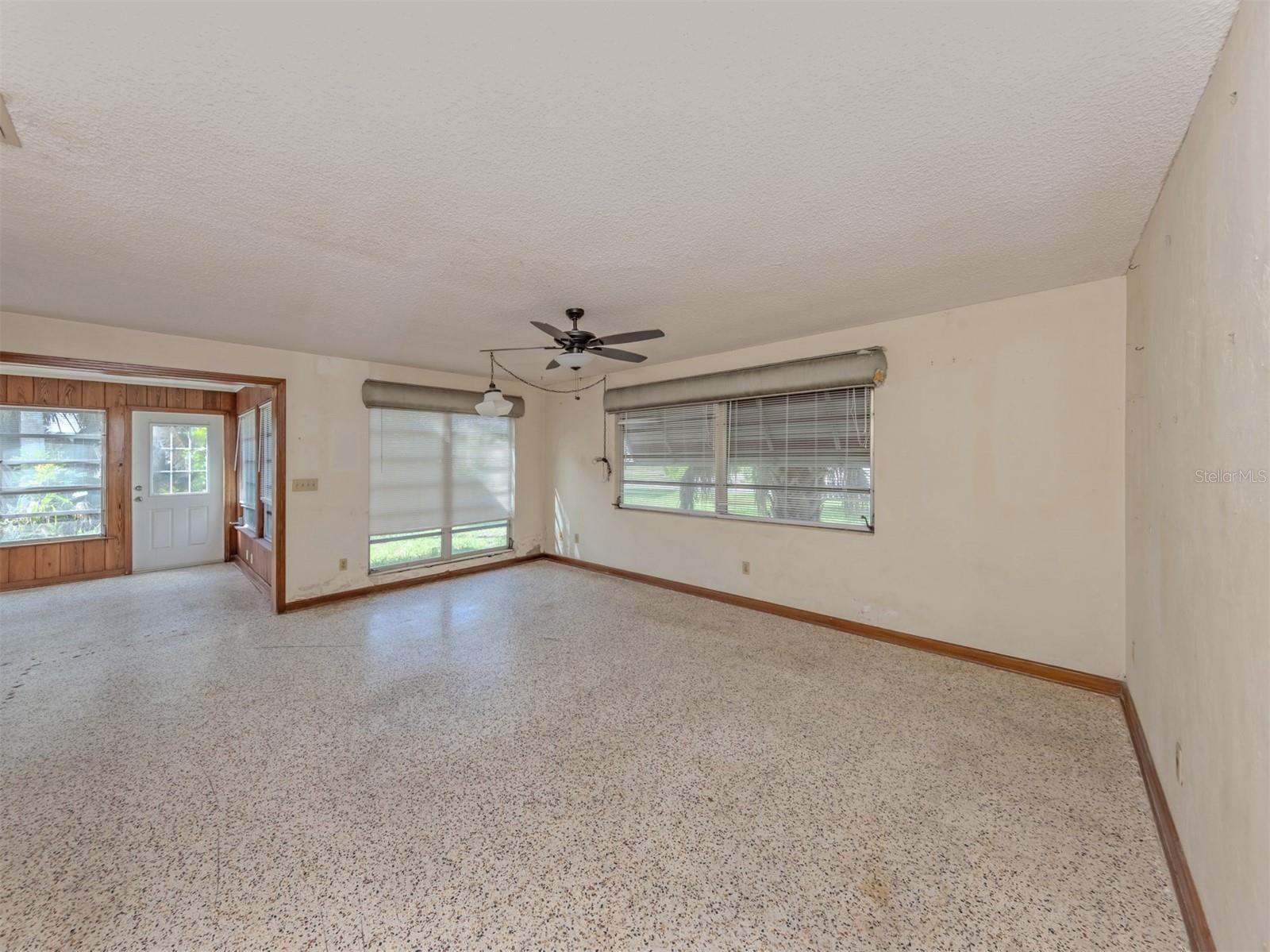 730 S Venice Blvd Property Photo 13