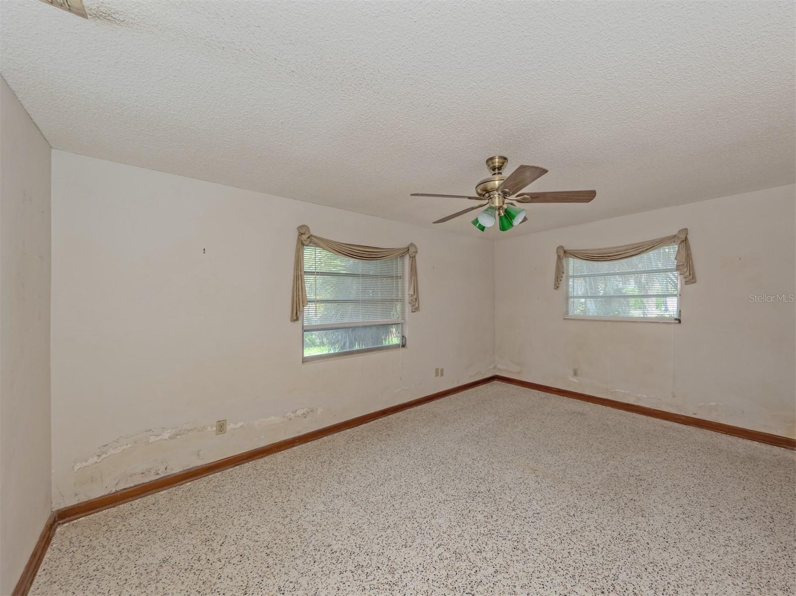 730 S Venice Blvd Property Photo 15