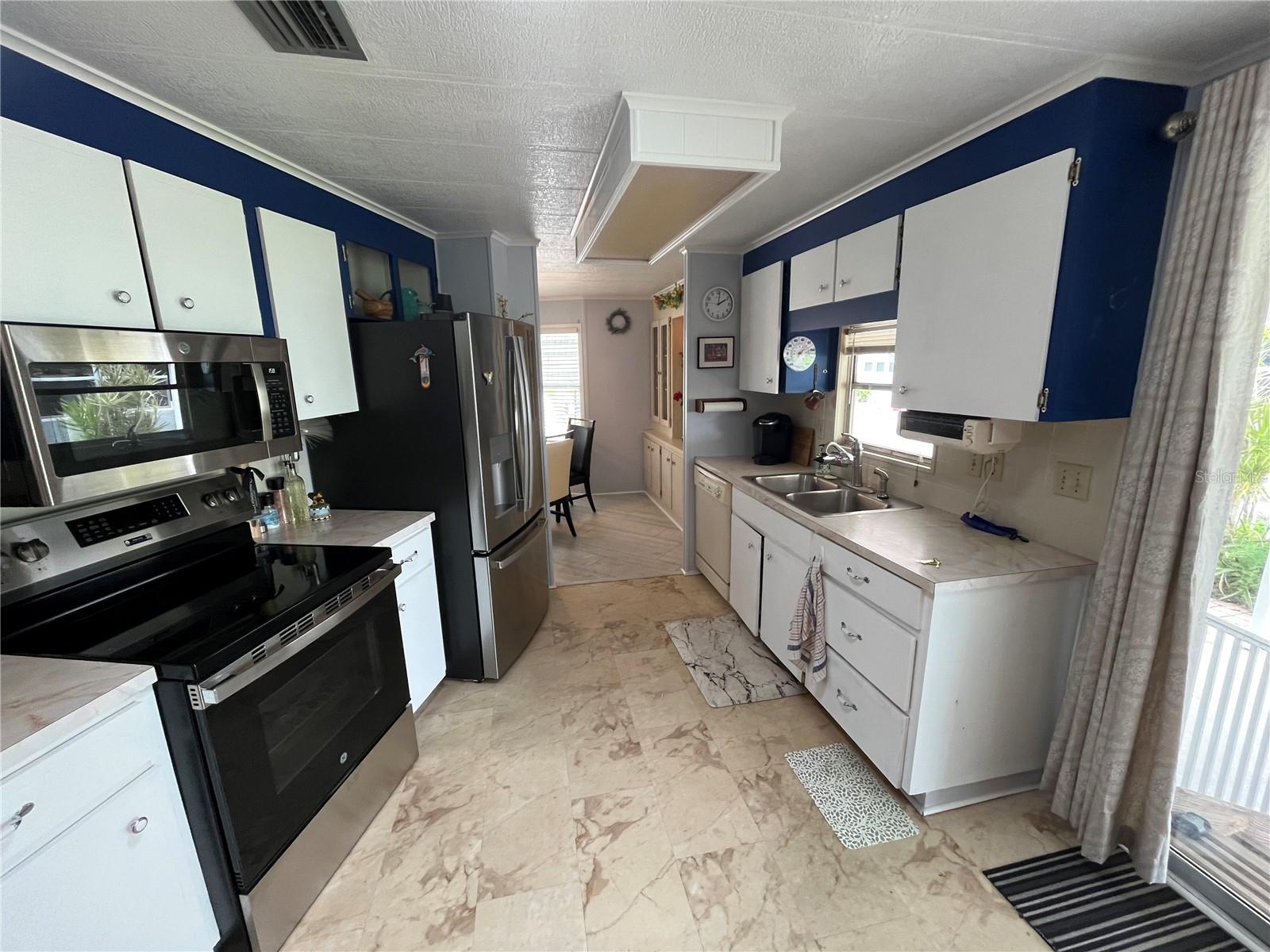 900 Jolanda Cir Property Photo 17