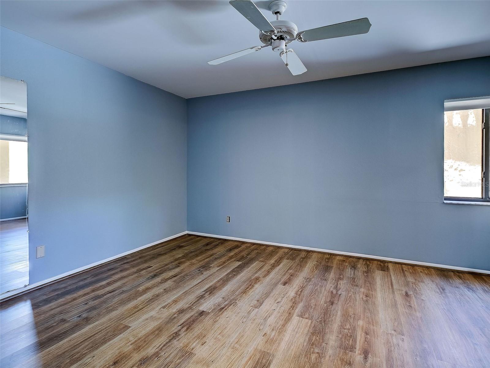 2004 Longpointe Cir #e2 Property Photo 26