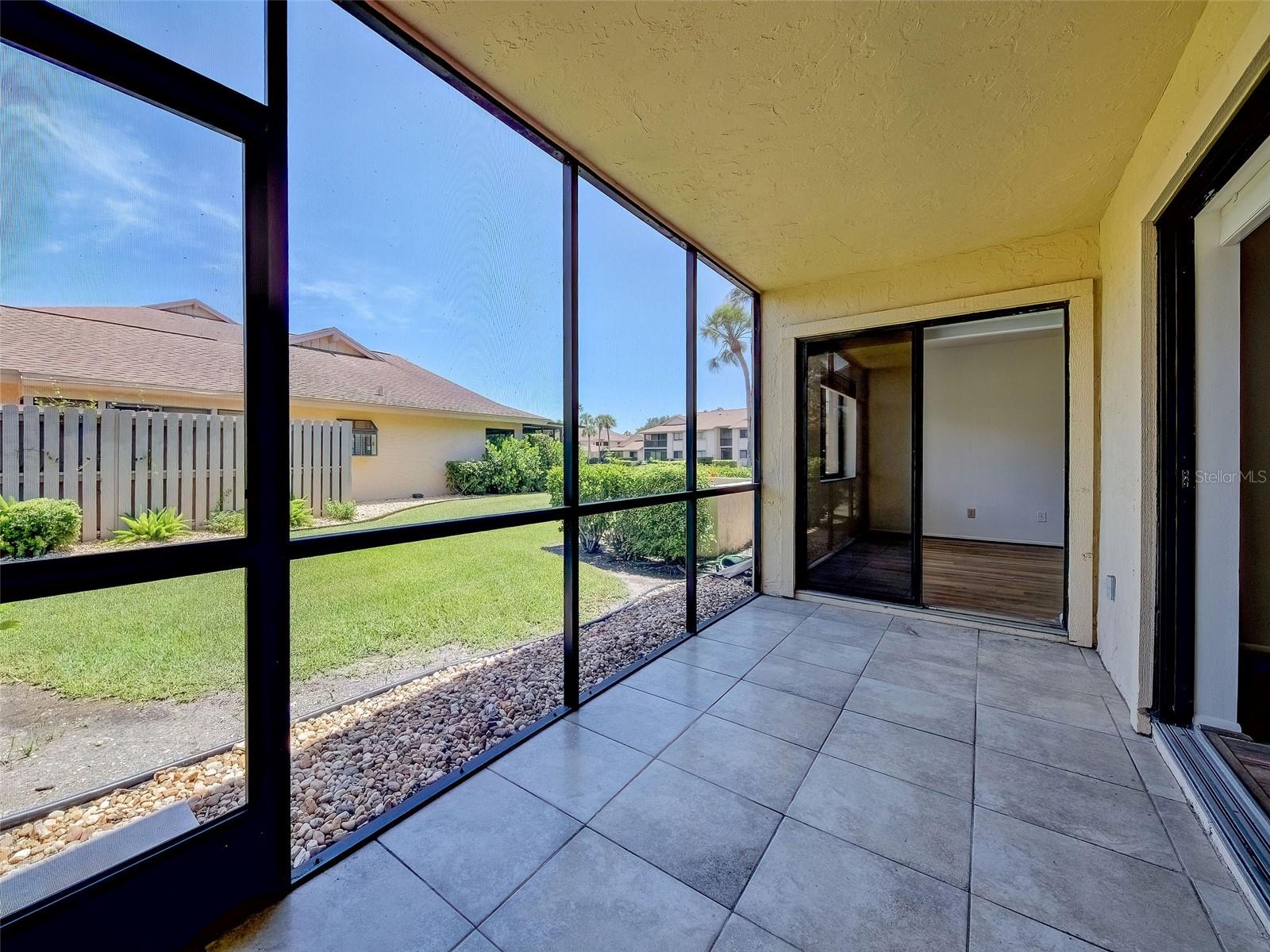 2004 Longpointe Cir #e2 Property Photo 39