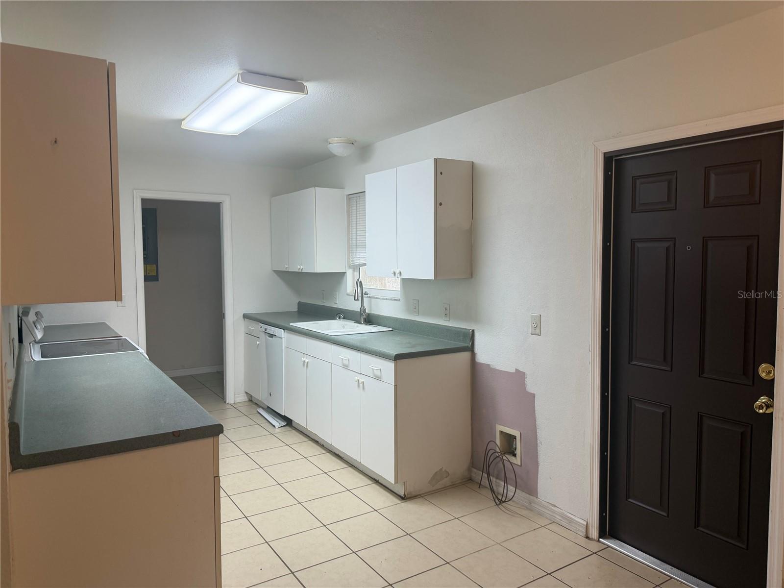 2249 Woodmere Rd Property Photo 3