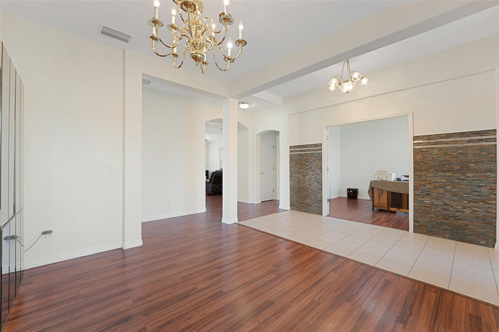 N6145135 Property Photo 11