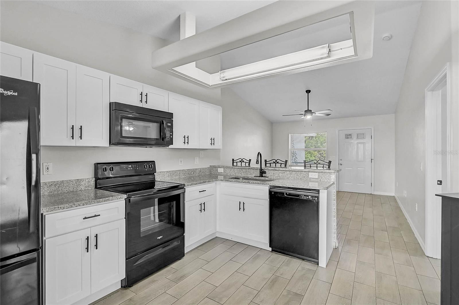 879 Nantucket Rd Property Photo 7